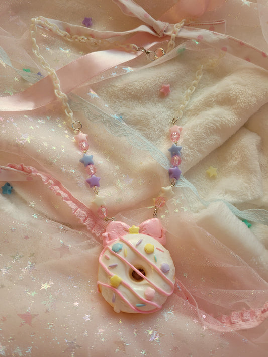 Big lovely donut necklace white