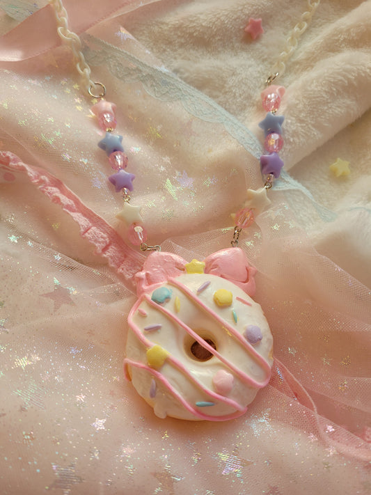 Big lovely donut necklace white
