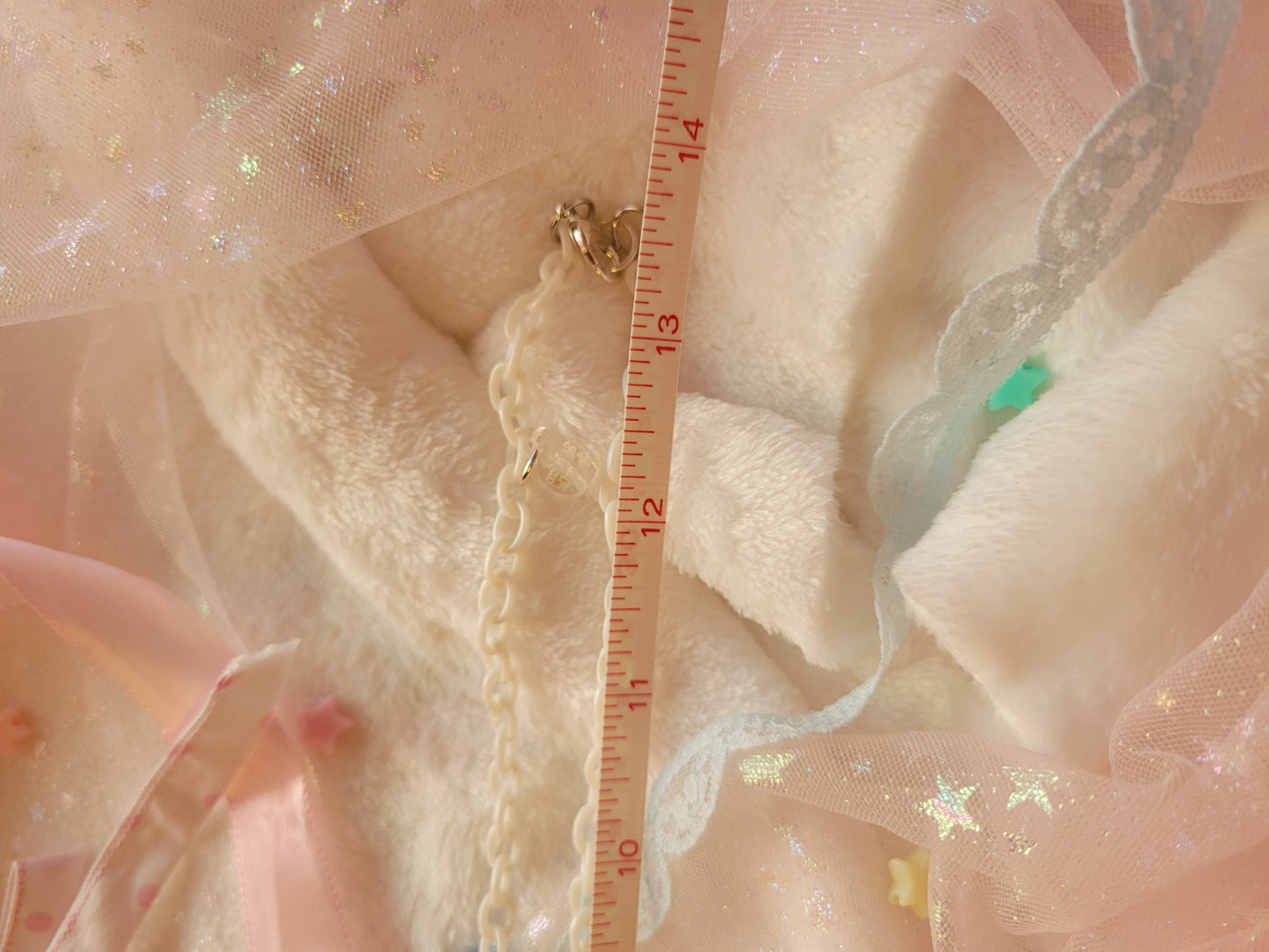 Big lovely donut necklace white