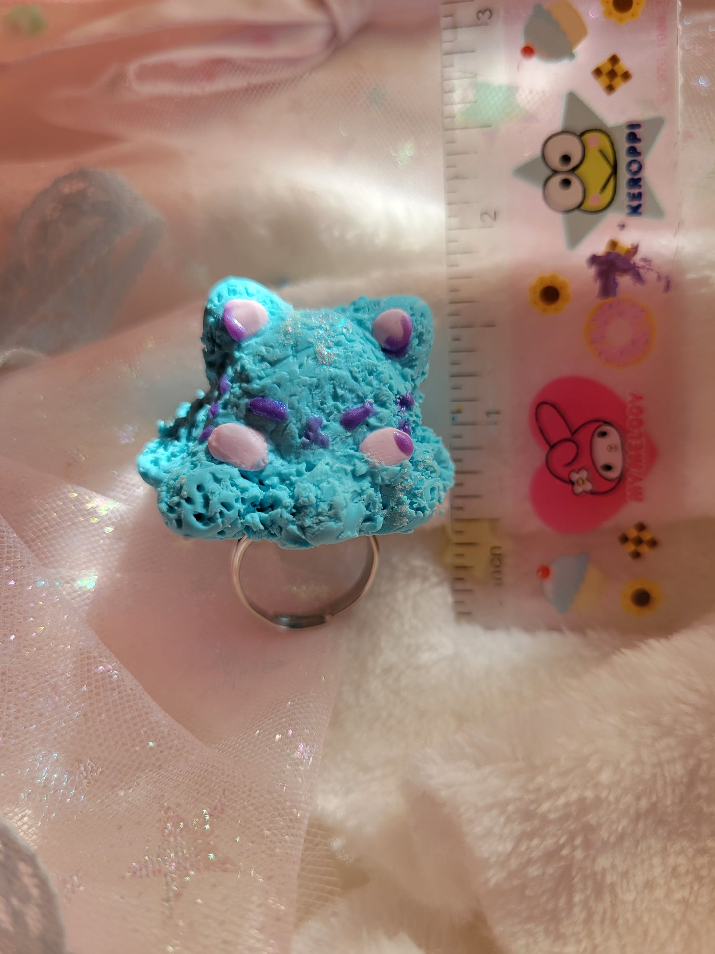 Cat ice cream ring