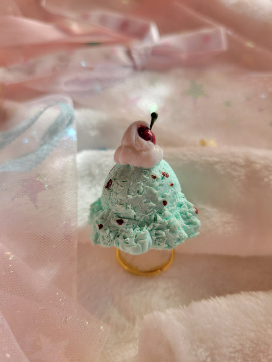 Mint ice cream ring