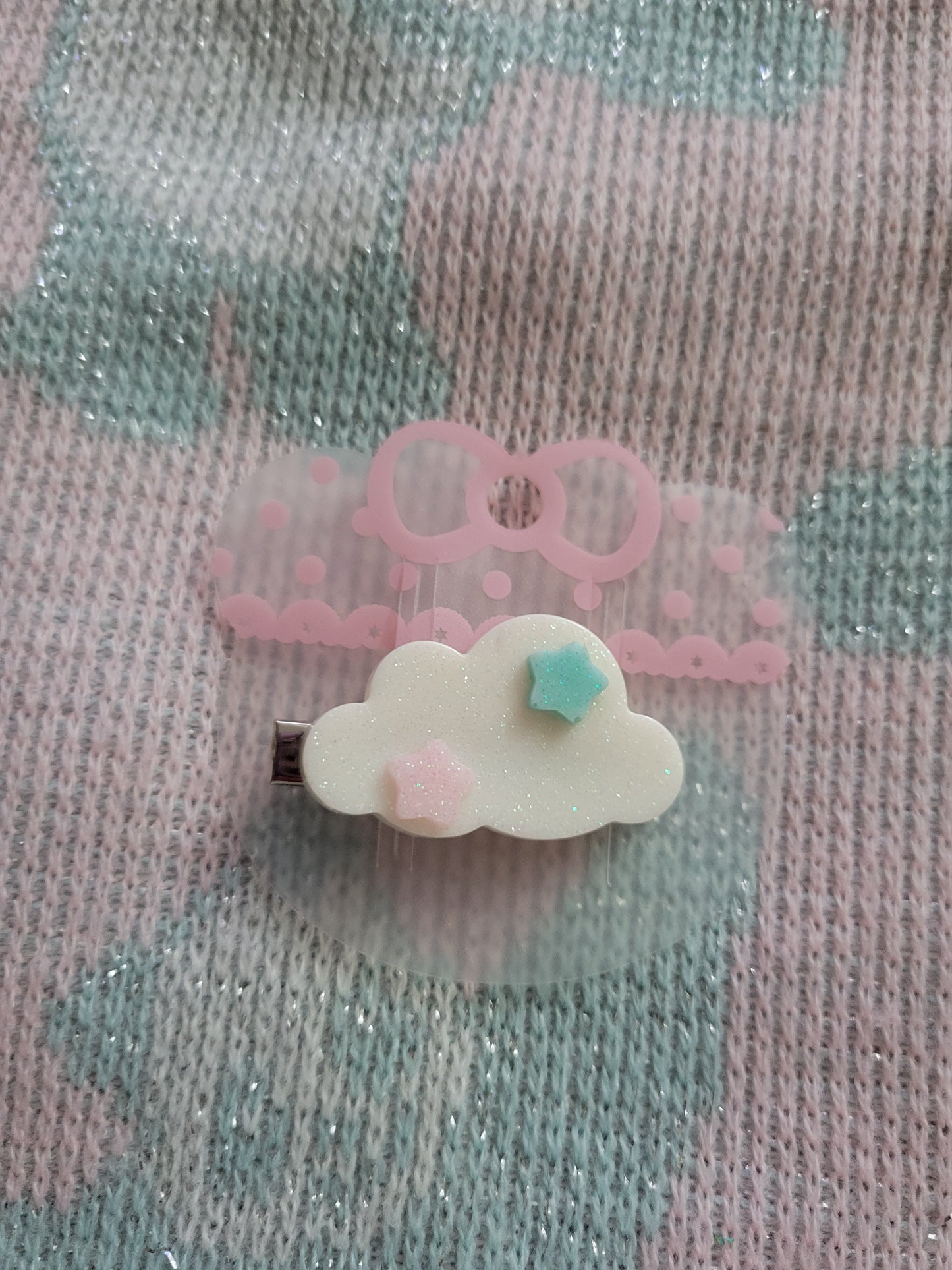 More cloud hair clip