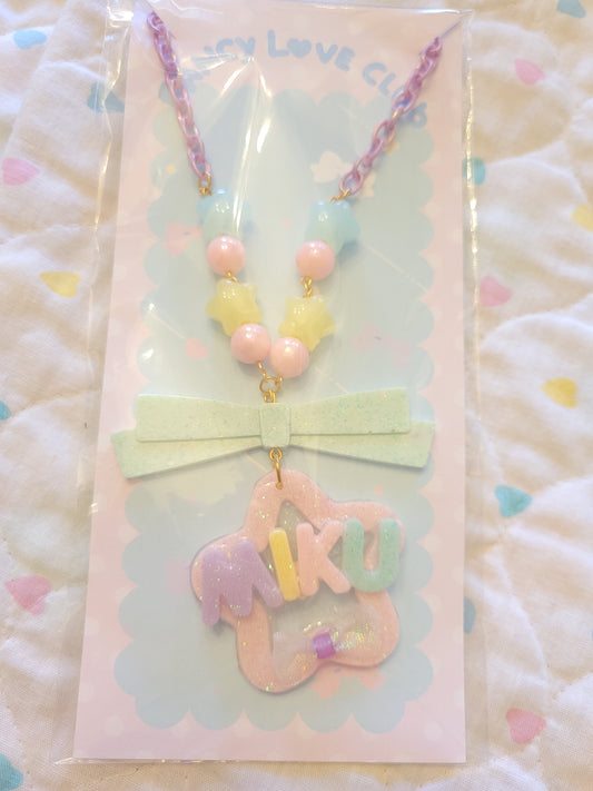 Pink idol necklace